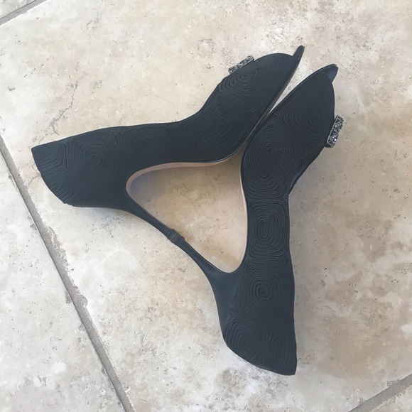 Laundry by Shelli Sagal black satin peeptoe heels - Picture 5 of 8